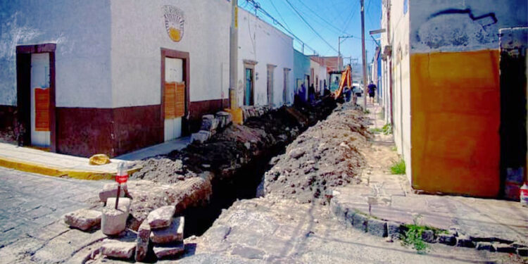 Sigue la rehabilitación de vialidades en SLP
