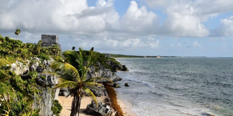 Mujer muere después de caerle un rayo en Tulum