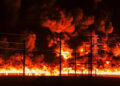 Gigantesco incendio afecta una fábrica de plásticos en Dallas, Texas