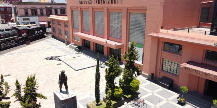 Primer aniversario de Tren Ligero, en el Museo del Ferrocarril
