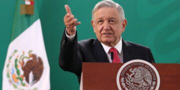 AMLO pide a legisladores que en septiembre termine el fuero presidencial