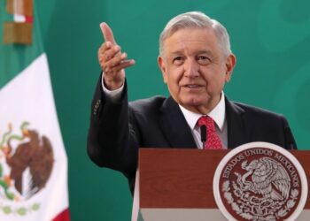 AMLO pide a legisladores que en septiembre termine el fuero presidencial