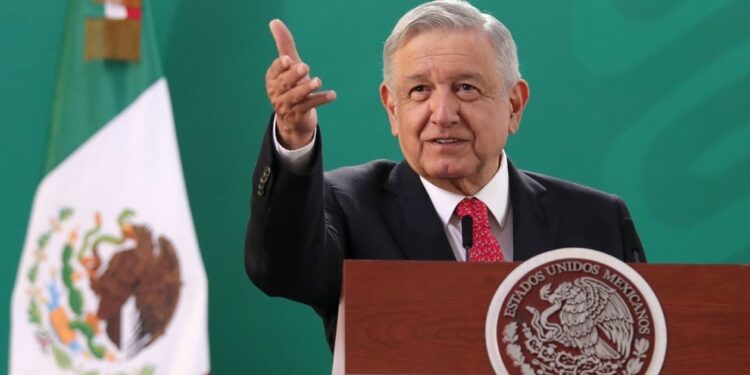 AMLO pide a legisladores que en septiembre termine el fuero presidencial