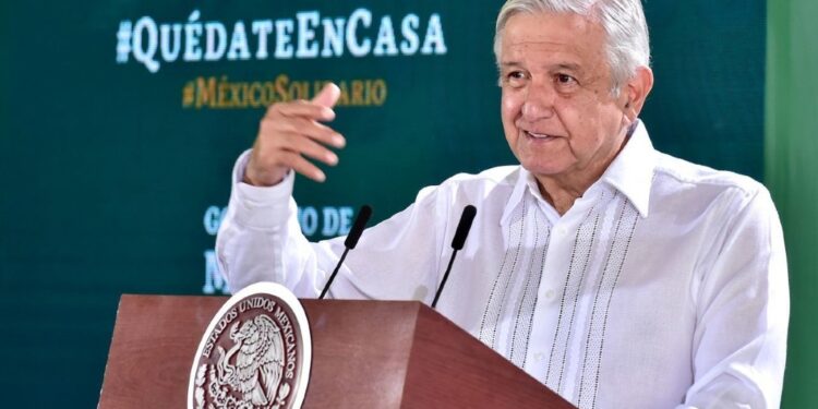 AMLO decreta guardar minuto de silencio en dependencias por víctimas de COVID-19