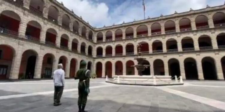 #Video AMLO encabeza ‘toque de silencio’ por víctimas de Covid-19