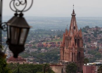 España absuelve a mujer acusada de secuestro en México