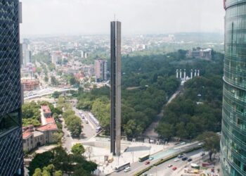 Tribunal ordena devolver millones de pesos por irregularidades en Estela de Luz