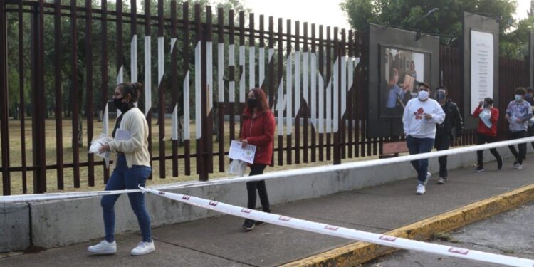 Inicia aplicación de examen Comipems para bachillerato