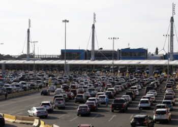 México propone a EU extender a un mes más cierre de frontera