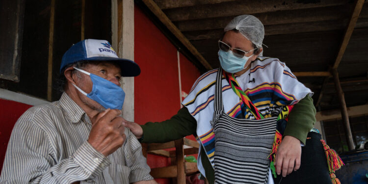 El coronavirus representa una amenaza crítica para los pueblos indígenas: Bachelet