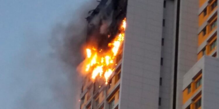 Incendio en una torre del norte de Madrid