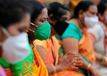 India anuncia que está probando tres posibles vacunas para la covid-19