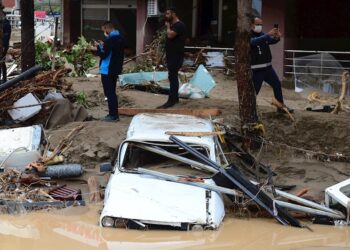 Inundaciones en Turquía por intensas lluvias dejan 4 muertos y 11 desaparecidos