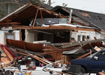 Suman 4 muertos por huracán Laura en Luisiana, Estados Unidos