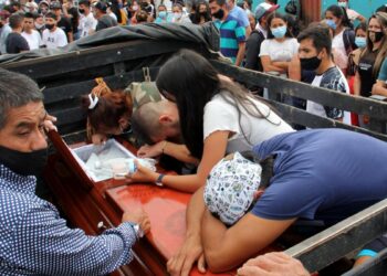 Asesinan a 17 personas en tres masacres en Colombia