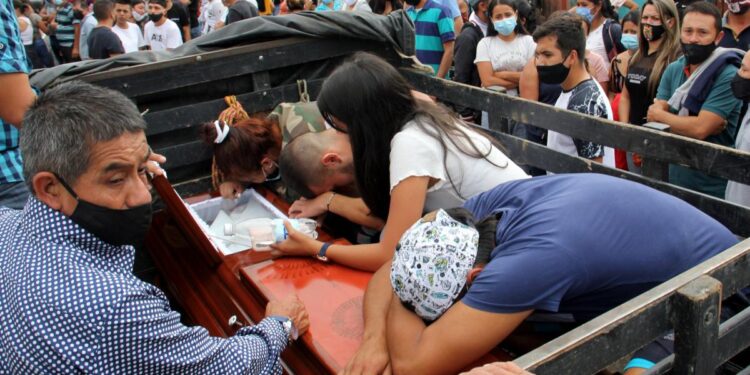Asesinan a 17 personas en tres masacres en Colombia