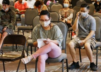 Crecimiento del empleo en Estados Unidos se frena con fuerza