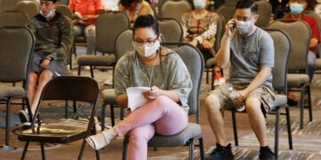 Crecimiento del empleo en Estados Unidos se frena con fuerza