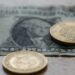 Peso mexicano gana por posibles estímulos económicos en Estados Unidos