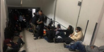 Rescatan a 60 migrantes centroamericanos en Chiapas