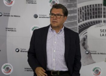 Morena busca cambiar Constitución para celebrar sesiones en Senado a distancia