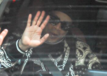 Ronaldinho llega a Brasil tras más de cinco meses detenido en Paraguay