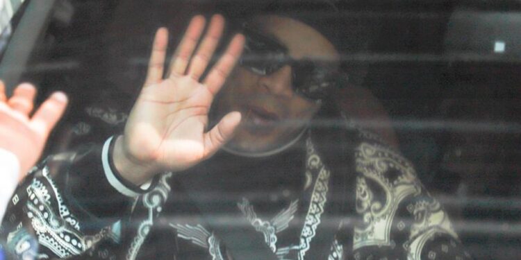Ronaldinho llega a Brasil tras más de cinco meses detenido en Paraguay