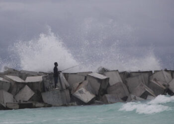 Tormenta tropical Hernán tocará tierra en Baja California Sur