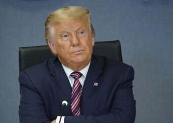 Trump compara a la NBA con organización política