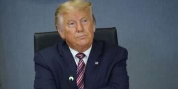 Trump compara a la NBA con organización política