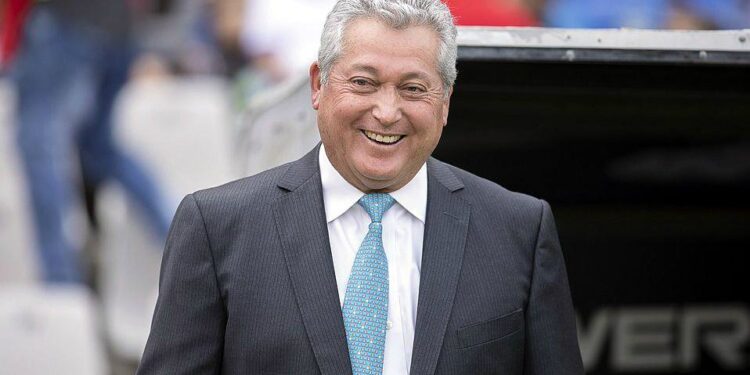 Víctor Manuel Vucetich, nuevo DT del Rebaño