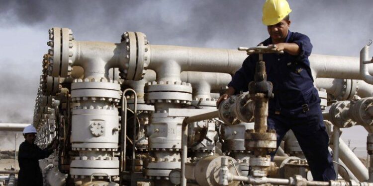Venezuela anuncia reactivación de dos refinerías