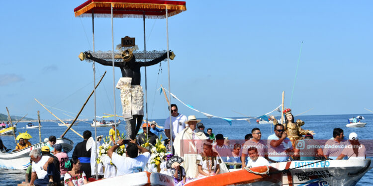 Decenas participan en procesión del Cristo Negro de San Román en Campeche