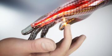 Diseñan piel electrónica que reacciona al dolor como la piel humana