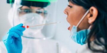 Crean prueba Covid-19 de saliva segura, rápida y económica