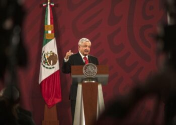 AMLO defiende la legalidad de consulta para enjuiciar expresidentes