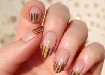 Nail art serpentina: el diseño de uñas en tendencia