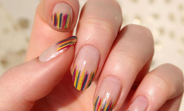 Nail art serpentina: el diseño de uñas en tendencia