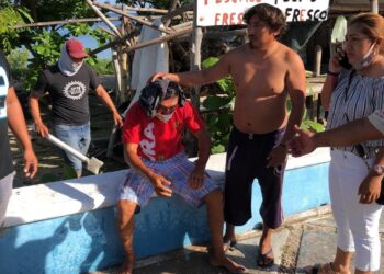 #Video Pescadores dan pelea campal en Campeche