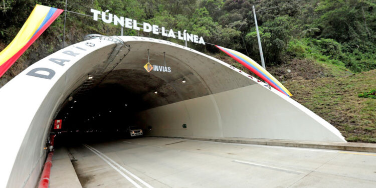 Colombia inaugura el Túnel de la Línea, la megaobra que tardó más de 100 años