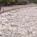 Un tsunami de basura inunda playas de Honduras