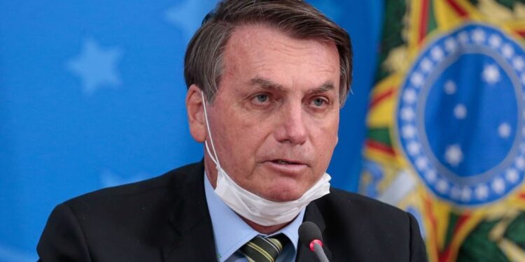 Bolsonaro sigue sin complicaciones tras cirugía renal