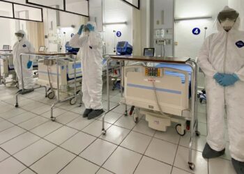 Familia y amigos recuerdan a Luis Rey Calderón Leal, médico que murió combatiendo al covid