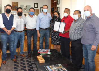 Firman acuerdo de coordinación, ayuntamiento, tianguis y mercados sobre ruedas