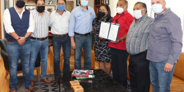 Firman acuerdo de coordinación, ayuntamiento, tianguis y mercados sobre ruedas