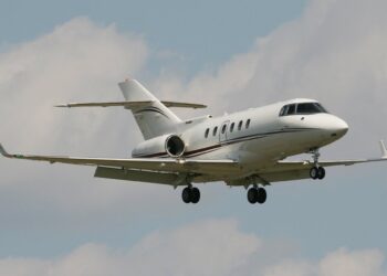 Aeronave Hawker 800 despega sin autorización ni plan de vuelo en aeropuerto de Morelos