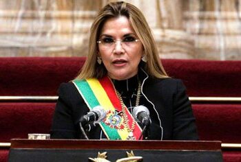 América Latina no ha superado la amenaza autoritaria; presidenta de Bolivia
