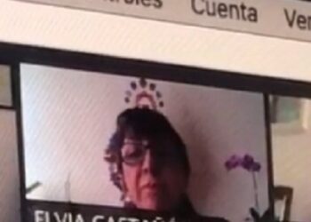 Profesora de la UASLP humilla a estudiante por conectarse a clase desde la calle
