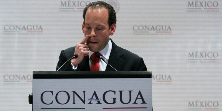 AMLO anuncia limpia en Conagua; estaba tomada por el PAN