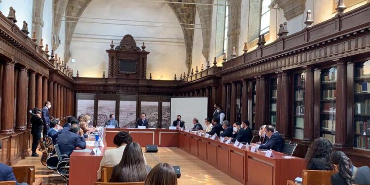 Se reúne Secretario de Hacienda y Crédito Público con gobernadores